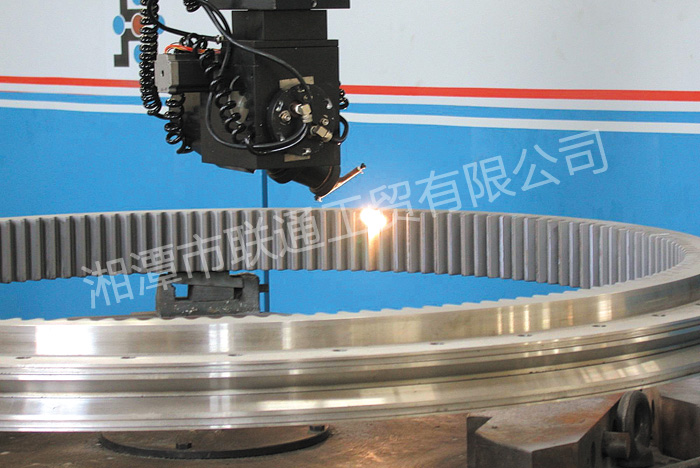 大型內馳圈激光淬火